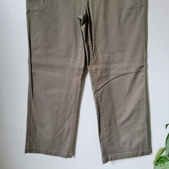 EUC LOFT MARISA ARMY GREEN BUTTON ACCENT STRIAGHT LEG PANTS SIZE 4 / SMALL - Picture 6 of 14